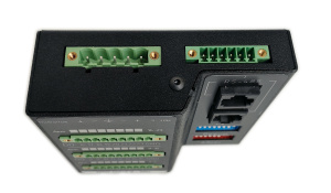 Российский промышленный модуль ввода/вывода сигналов - 24 цифровых выхода (КМОП ключи), напряжение коммутации до 30 В, ток нагрузки 1 А на каждый кана