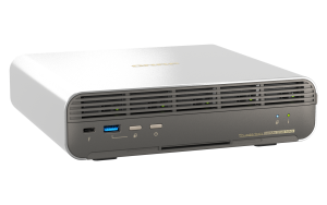 Сетевой RAID-накопитель QuTS hero, 5 отсеков E1.S/M.2 2280 NVMe SSD, 1 порт 2,5 GbE BASE-T, 1 порт 10 GbE BASE-T, HDMI порт, 2 Thunderbolt 4 порта. In