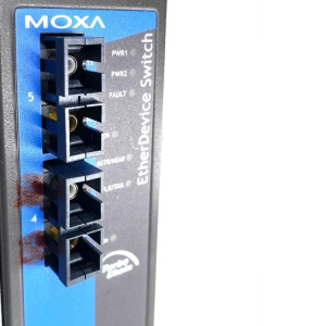 Коммутатор 3 x 10/100BaseTX, 2 x 100BaseFX (одномодовое оптоволокно) с базовыми функциями управления<br><br><b>Причина уценки: </b>Коммутатор полность