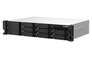 Сетевой RAID-накопитель, 8 отсеков 3,5"/2,5", 2 порта 2,5 GbE BASE-T, HDMI-порт, стоечное исполнение, 1 блок питания. Intel Celeron N5095 2,0 ГГц (2,