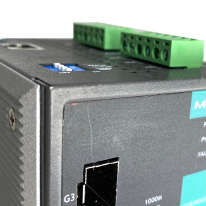 Управляемый коммутатор 7 x 10/100BaseTX, 3 x Gigabit SFP (оптика), с расширенным диапазоном температур<br><br><b>Причина уценки: </b>Коммутатор полнос