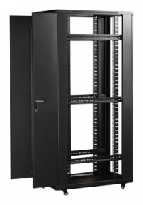 Шкаф коммутационный Lanmaster (TWT-CBB-32U-6X8-G1) напольный 32U 600x800мм пер.дв.стекл задн.дв.спл.стал.лист 2-хст. 2 бок.пан. 800кг черный IP20