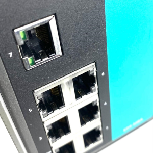 Управляемый коммутатор 8 x 10/100BaseTX<br><br><b>Причина уценки: </b>Коммутатор полностью рабочий, но был в использовании, поэтому есть следы эксплуа