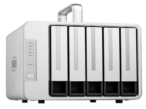 Система хранения данных TerraMaster D5-Thunderbolt3 DAS tower/JBOD,RAID0,1,10,5/up to 5 HS SATA(3,5' or 2,5')/1xDP1.2/2x40GbThunderbolt3/1xPS/1YW