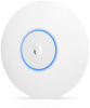 Точка доступа Ubiquiti UniFi UAP-AC-LITE 10/100/1000BASE-TX белый