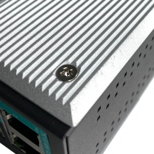 Коммутатор 6 x 10/100BaseTX, 2 x 100BaseFX (одномодовое оптоволокно)<br><br><b>Причина уценки: </b>Коммутатор полностью рабочий, но был в использовани