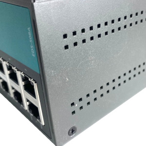 Управляемый коммутатор 8 x 10/100BaseTX<br><br><b>Причина уценки: </b>Коммутатор полностью рабочий, но был в использовании, поэтому есть следы эксплуа