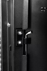 Шкаф коммутационный ЦМО (ШТК-М-18.6.6-1ААА-9005) напольный 18U 600x600мм пер.дв.стекл задн.дв.стал.лист 2 бок.пан. направл.под закл.гайки 270кг черный