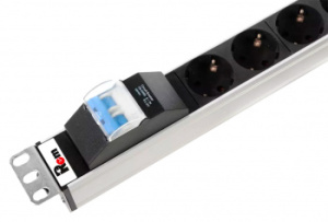 Блок распределения питания Rem R-32-3S-5C13-A-440-K гор.размещ. 3xSchuko 5xC13 базовые 2x16A клеммная колодка