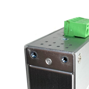 Компактный коммутатор 4 x 10/100BaseTX, 1 x 100BaseFX (многомодовое оптоволокно) в металлическом корпусе<br><br><b>Причина уценки: </b>Коммутатор полн