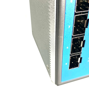 Коммутатор 5 x Combo Gigabit (10/100/1000BaseTX или 100/1000BaseSFP), 4 x 10/100/1000BaseTX<br><br><b>Причина уценки: </b>Коммутатор полностью рабочий