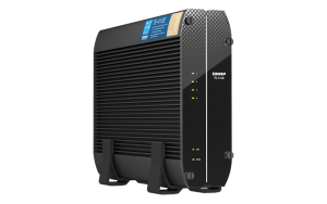 Система хранения данных QNAP SMB QC 2.0 GHzCPU/8gb/4 bay 2.5 SSD/2x2.5GbE/1xHDMI/4xUSB 3.2 Gen 2/iSCSI/1xPS/3YW TS-410E-8G-EU-QL