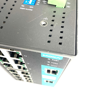 Коммутатор 16 x 10/100BaseTX, с расширенным диапазоном температур<br><br><b>Причина уценки: </b>Коммутатор полностью рабочий, но был в использовании,