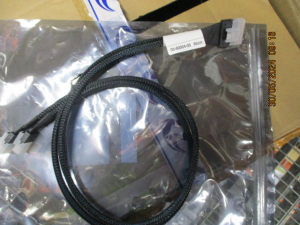 Cable, x8 SFF-8654 to 2x4 SFF-8654 (Slim SAS), 0,65M (analog 05-60004-00) Cable, x8 SFF-8654 to 2x4 SFF-8654 (Slim SAS), 0,65M (analog 05-60004-00)