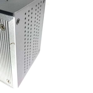Управляемый коммутатор с 7 портами 10/100BaseTX, включая 4 порта с&nbsp;функцией Power Over Ethernet (PoE), и 3 портами Combo Gigabit, с расширенным д