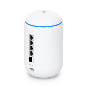 Ubiquiti UniFi Dream Router 7 Маршрутизатор 4 ядра (1,5 ГГц), Wi-Fi 7, 4х 2.5G RJ45, 1х 10G SFP+